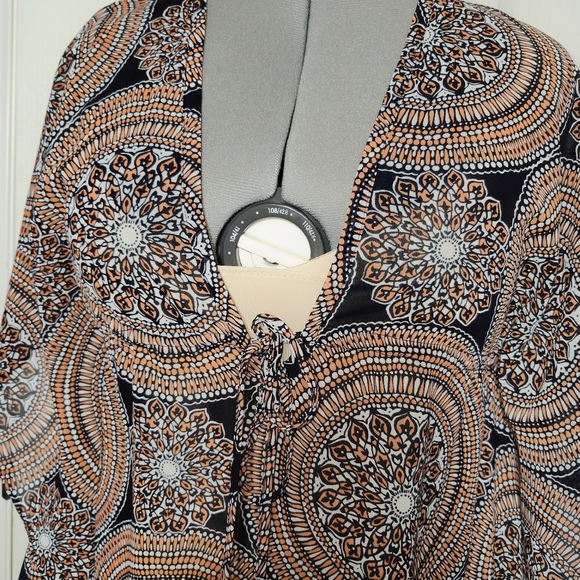 Banana Republic tunic top with flared sleeves and tie waist size small - Picture 5 of 9